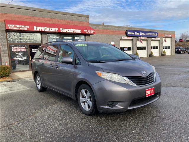 2011 Toyota Sienna Image 13