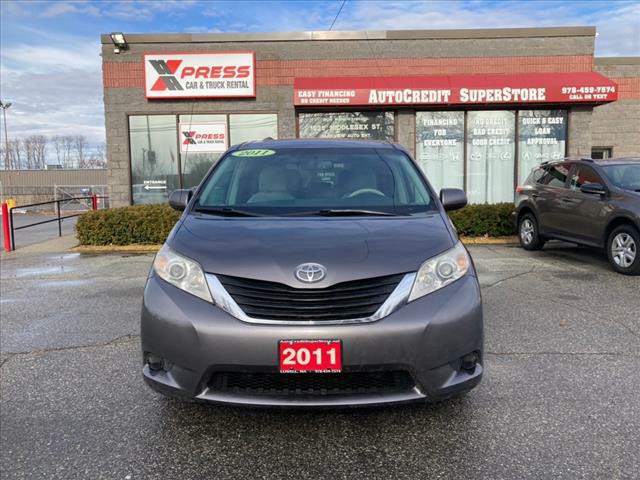 2011 Toyota Sienna Image 14
