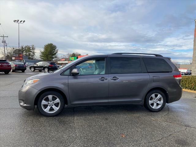 2011 Toyota Sienna Image 16
