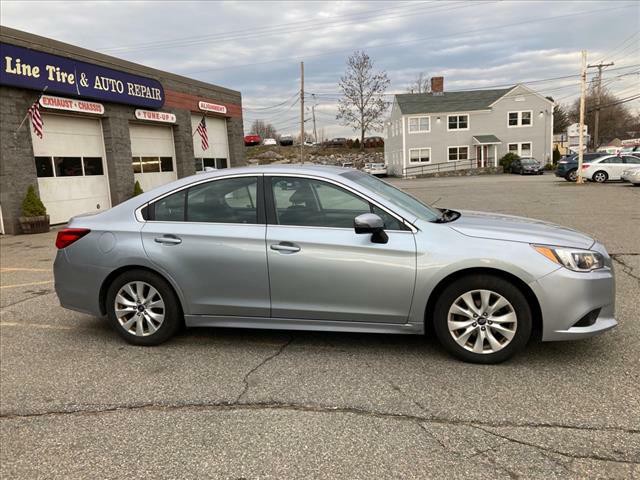 2017 Subaru Legacy Image 2
