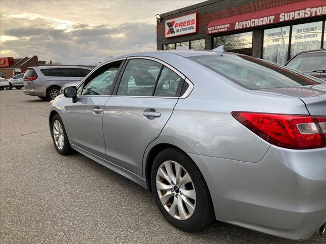 2017 Subaru Legacy Image 3