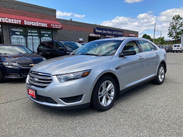 2017 Ford Taurus Image 1