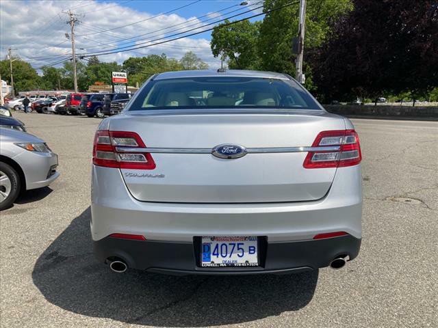 2017 Ford Taurus Image 18