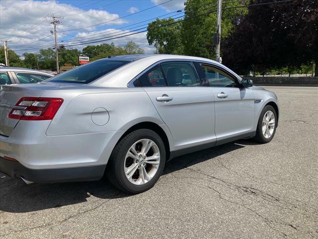 2017 Ford Taurus Image 22