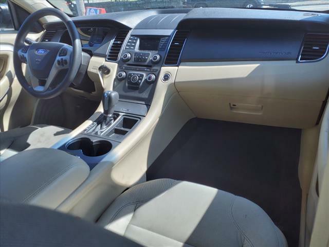 2017 Ford Taurus Image 28