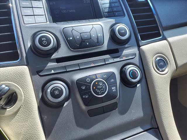 2017 Ford Taurus Image 32