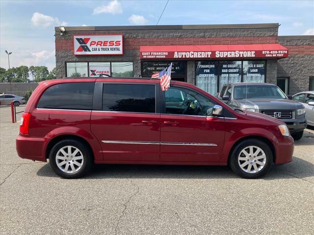 2012 Chrysler Town & Country Image 16