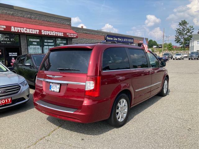 2012 Chrysler Town & Country Image 18