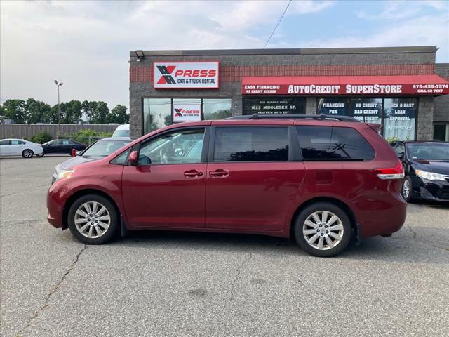 2014 Toyota Sienna Image 6