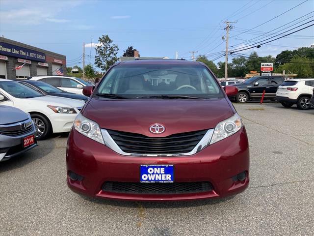 2014 Toyota Sienna Image 8