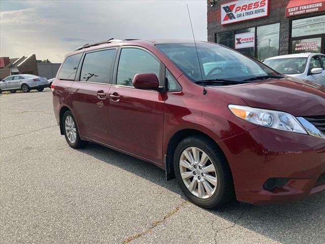 2014 Toyota Sienna Image 12