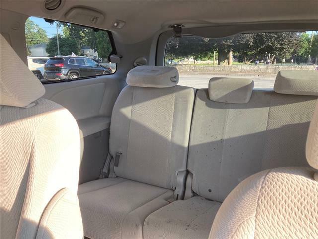 2014 Toyota Sienna Image 18