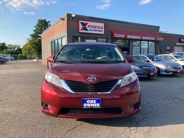 2014 Toyota Sienna Image 22