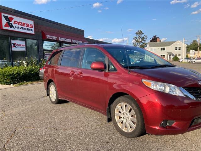 2014 Toyota Sienna Image 24