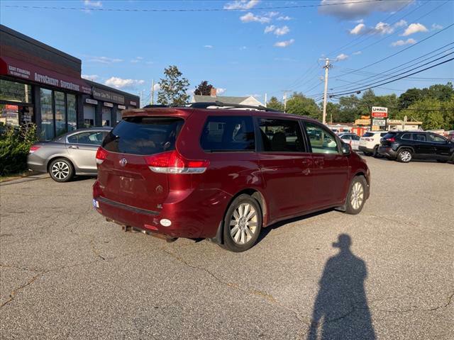 2014 Toyota Sienna Image 27