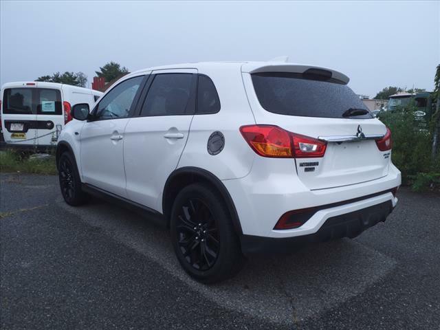 2018 Mitsubishi Outlander Image 2