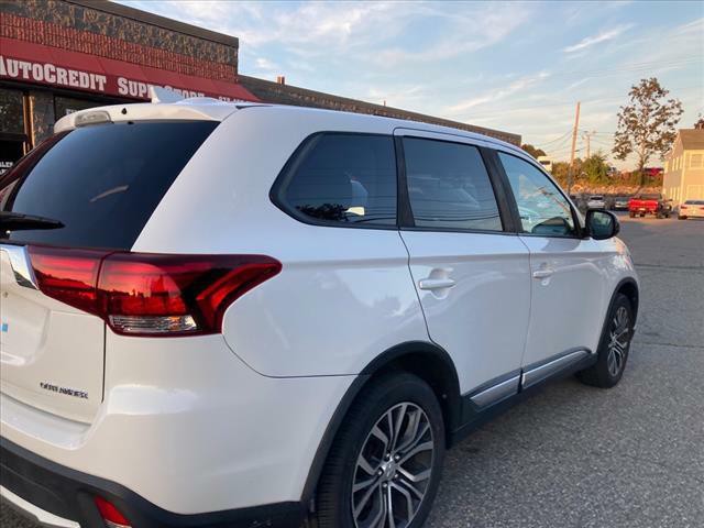 2018 Mitsubishi Outlander Image 11