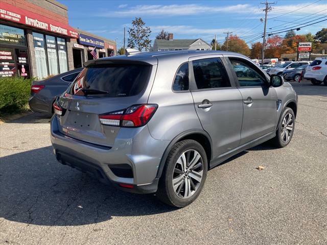 2020 Mitsubishi Outlander Image 3