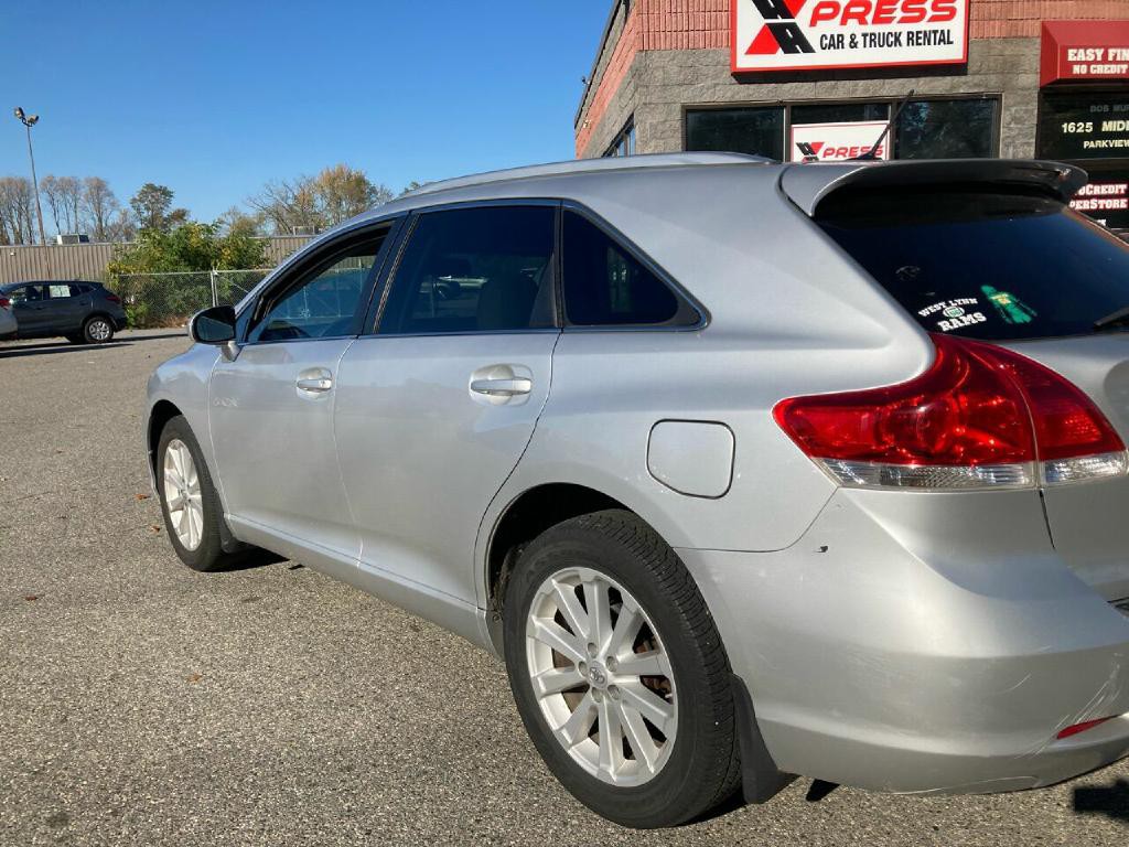 2011 Toyota Venza Image 17