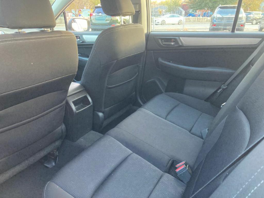 2015 Subaru Legacy Image 9