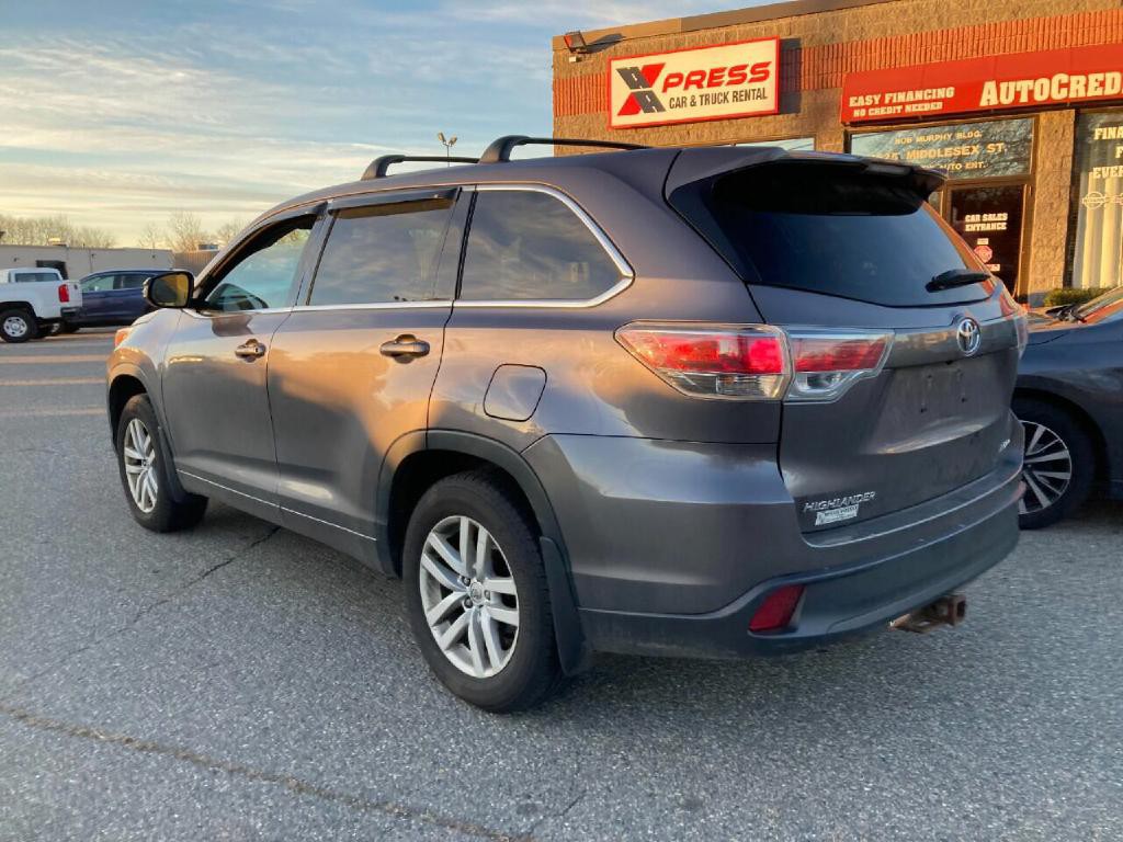 2015 Toyota Highlander Image 10