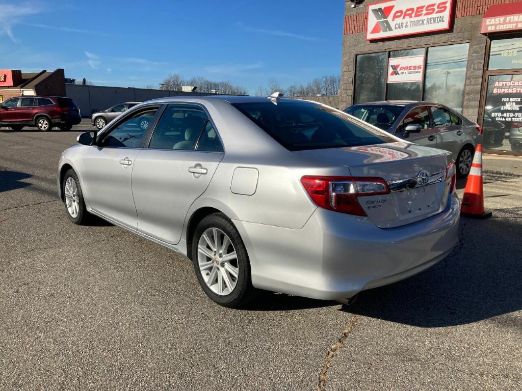 2012 Toyota Camry Image 5
