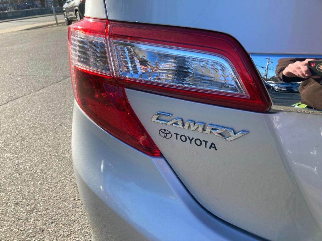 2012 Toyota Camry Image 8