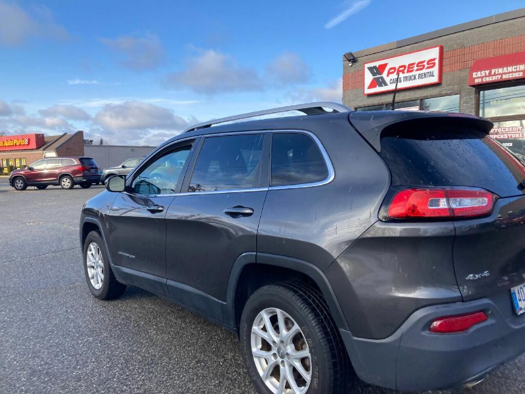 2017 Jeep Cherokee Image 11