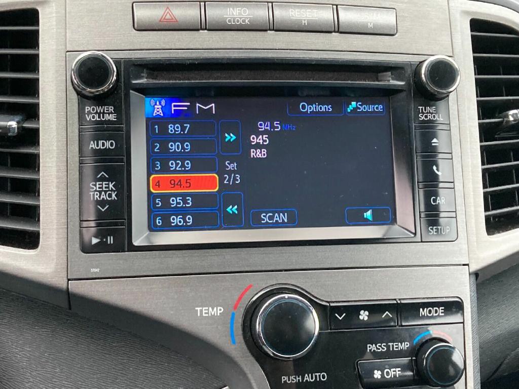2013 Toyota Venza Image 16