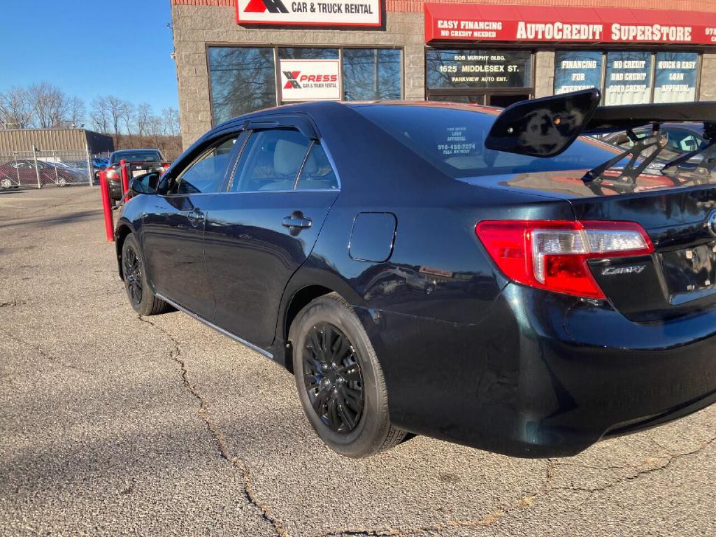 2014 Toyota Camry Image 16