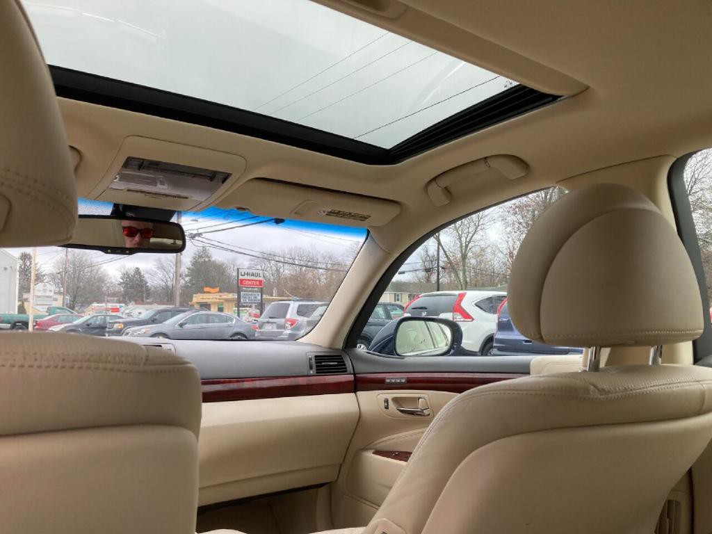 2011 Lexus LS 460 Image 9