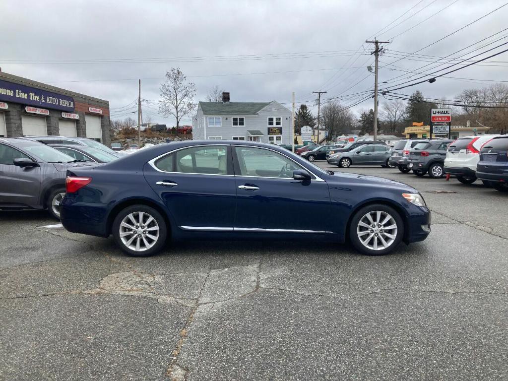2011 Lexus LS 460 Image 16