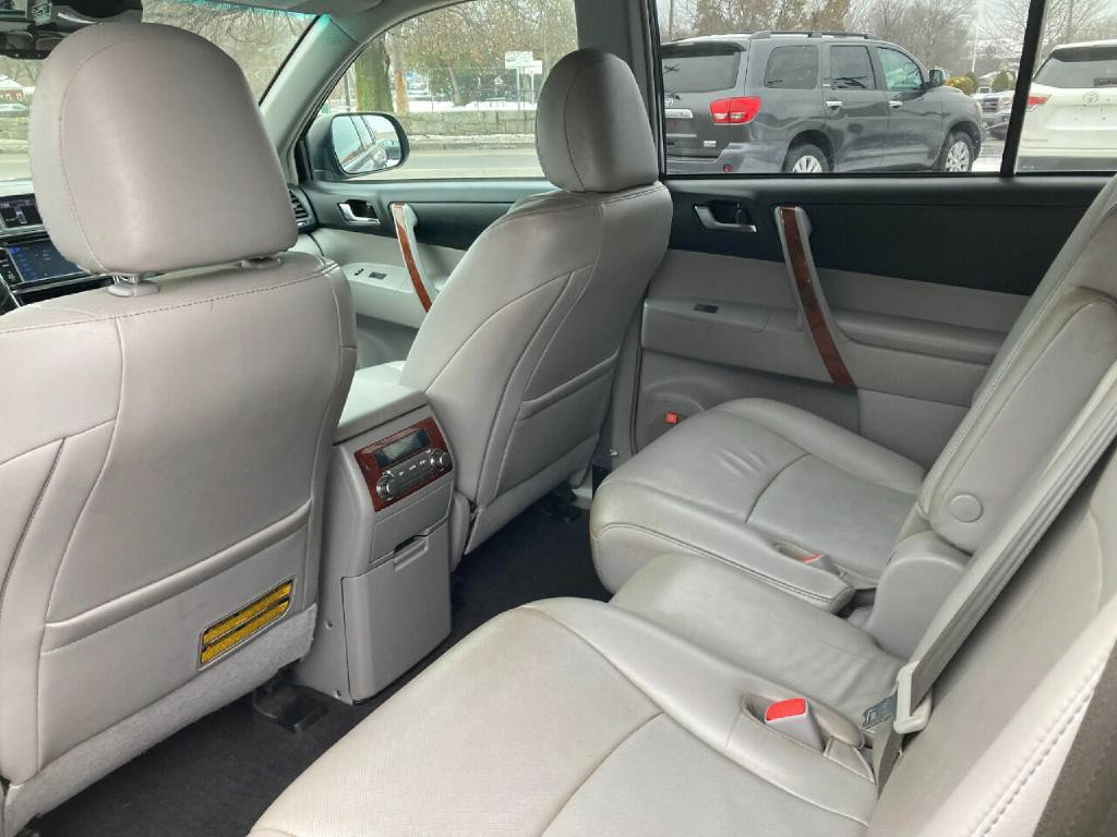 2013 Toyota Highlander Image 7
