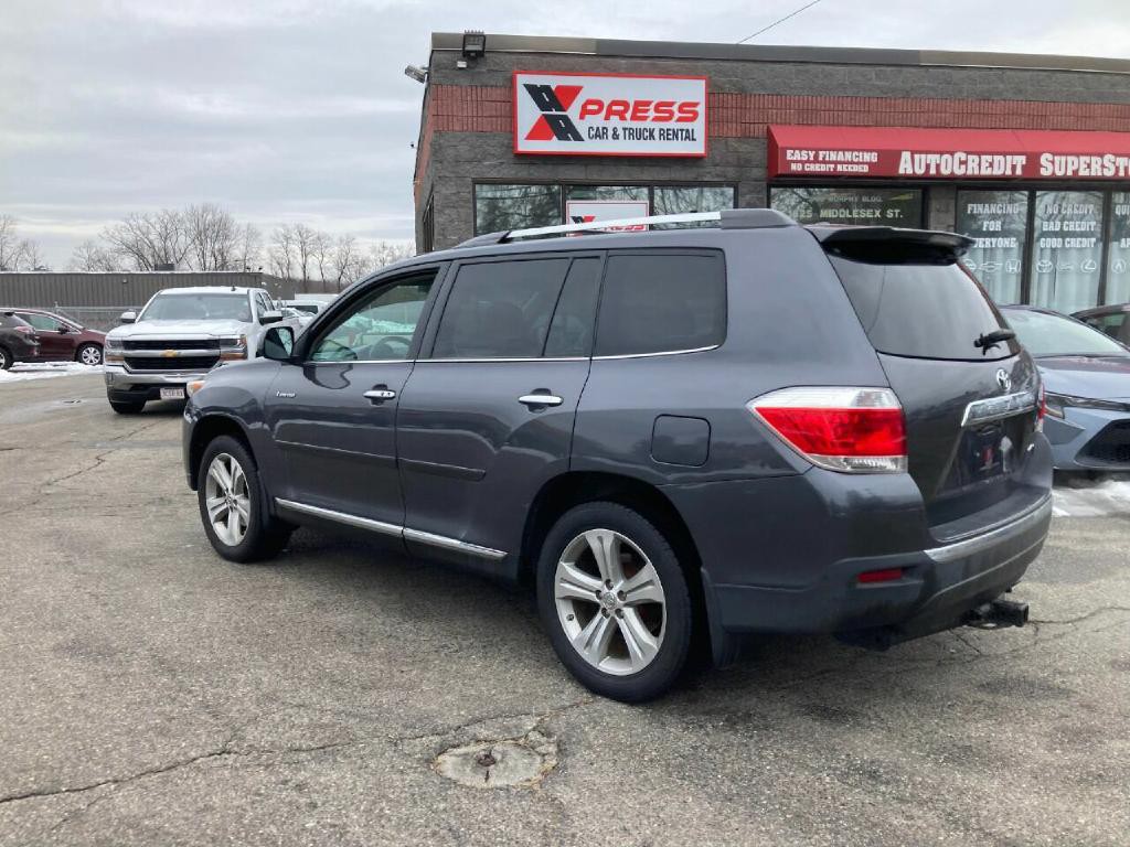 2013 Toyota Highlander Image 10