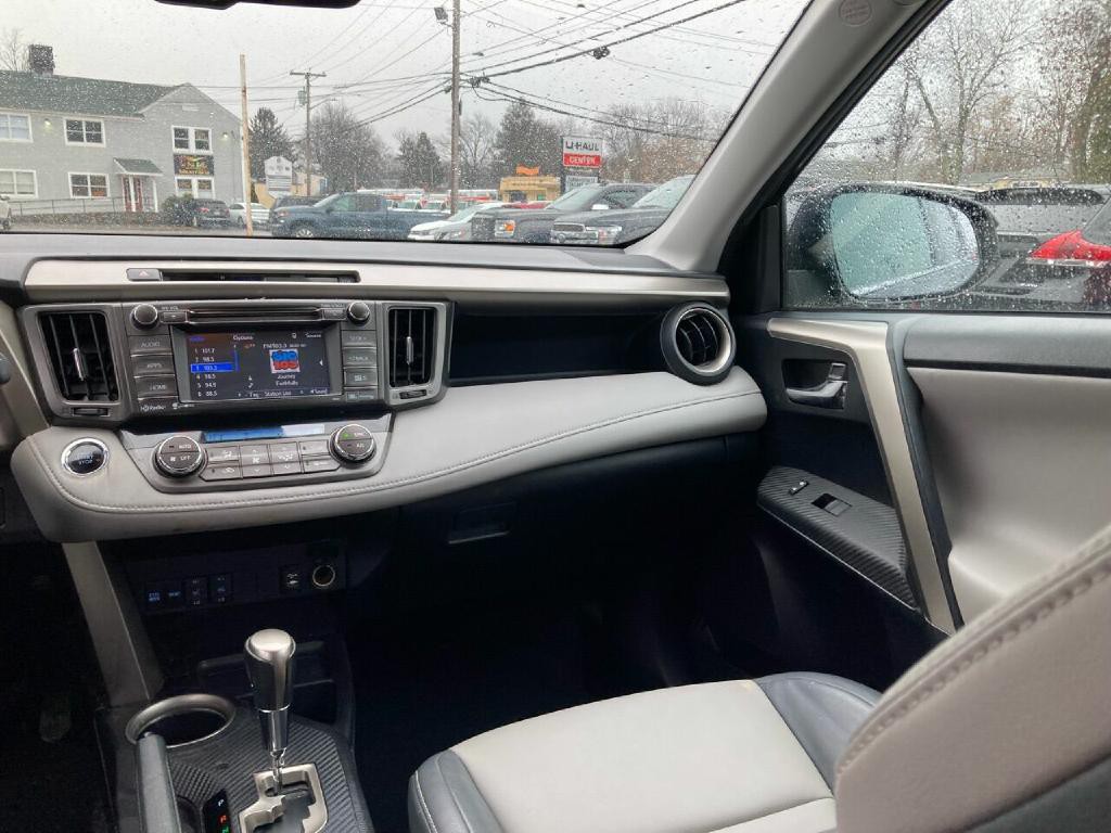 2015 Toyota Rav4 Image 13
