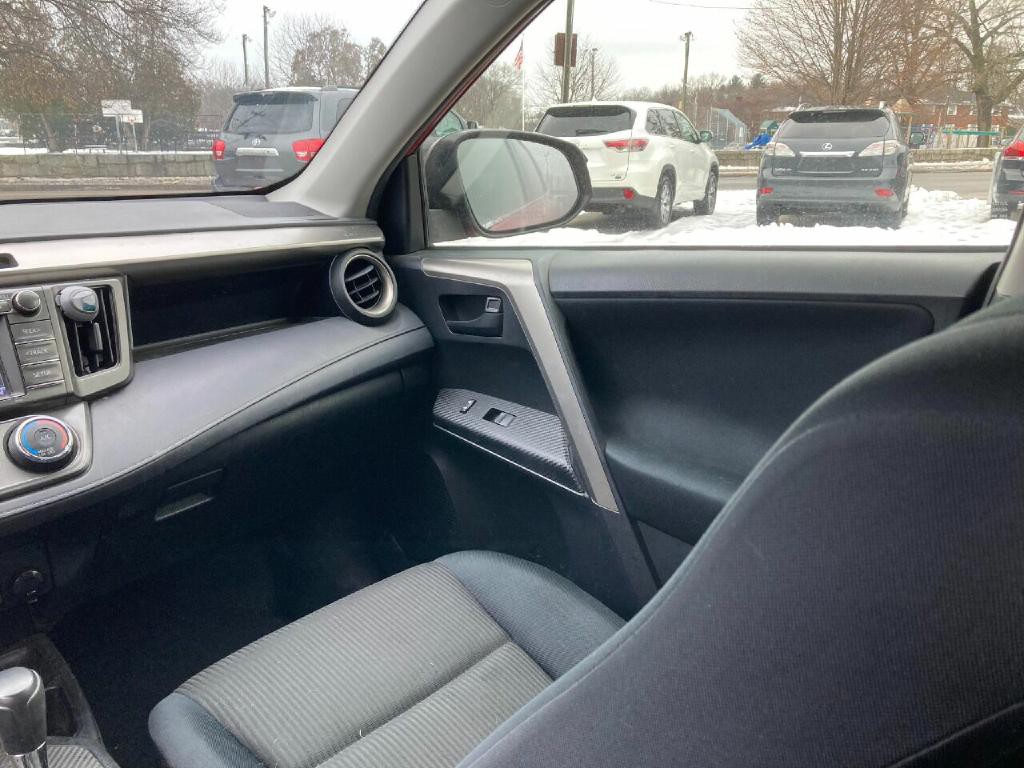 2015 Toyota Rav4 Image 17