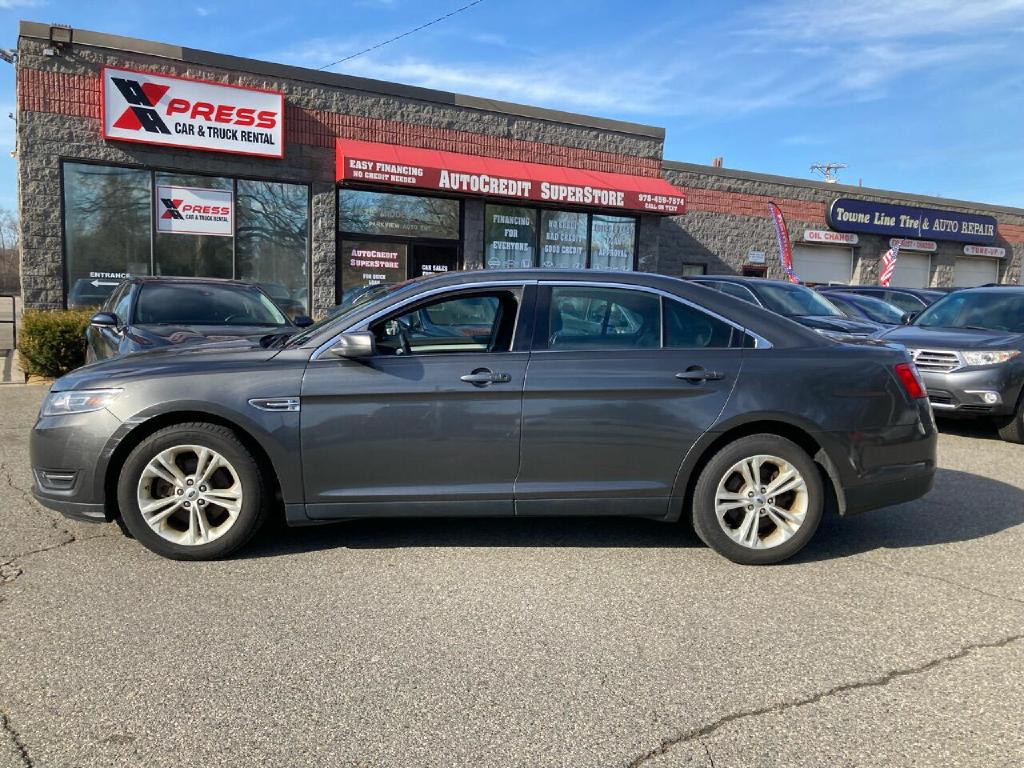 2018 Ford Taurus Image 3