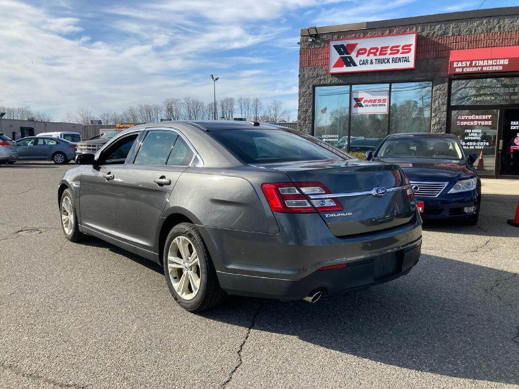 2018 Ford Taurus Image 5