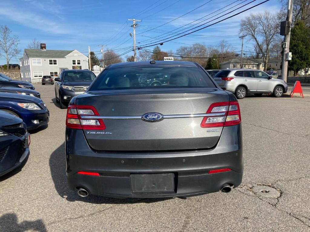 2018 Ford Taurus Image 9