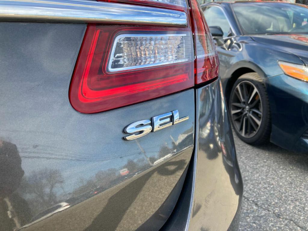2018 Ford Taurus Image 21