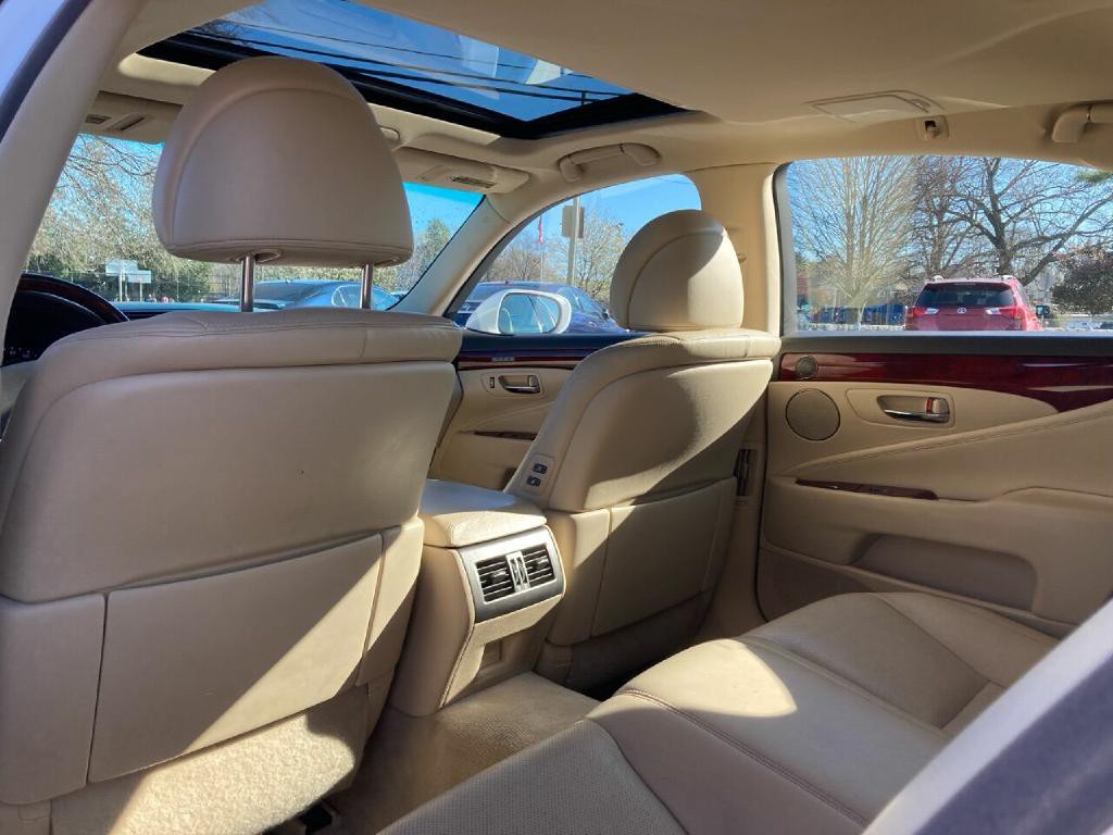 2012 Lexus LS 460 Image 10
