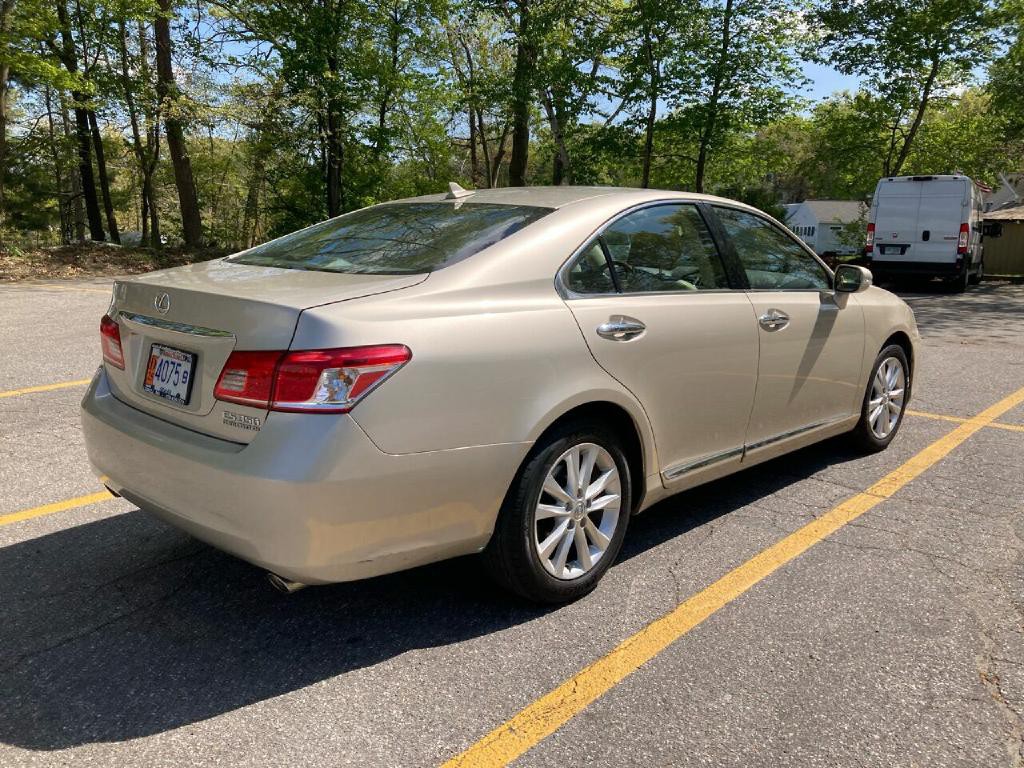 2011 Lexus ES 350 Image 3