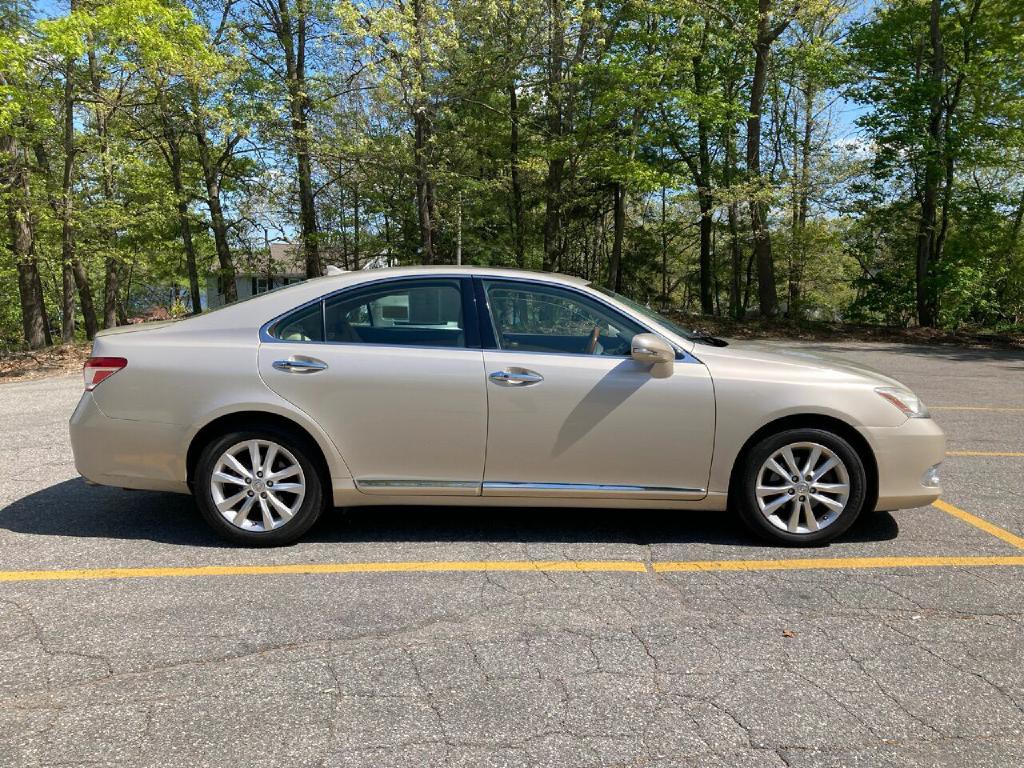 2011 Lexus ES 350 Image 4