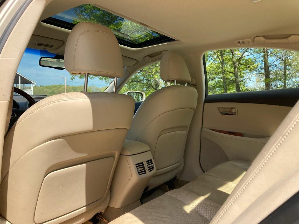 2011 Lexus ES 350 Image 8