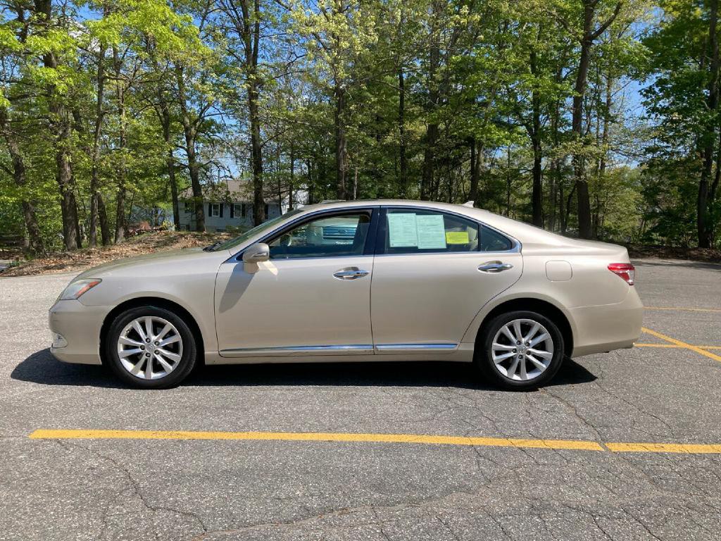 2011 Lexus ES 350 Image 13