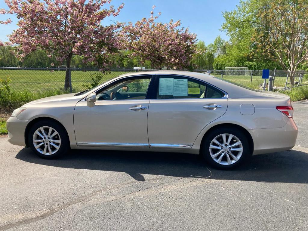 2011 Lexus ES 350 Image 17