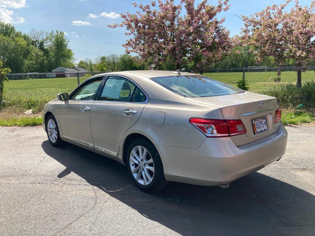 2011 Lexus ES 350 Image 18