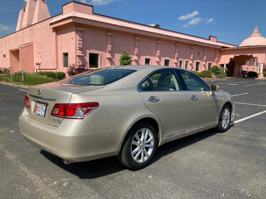 2011 Lexus ES 350 Image 23