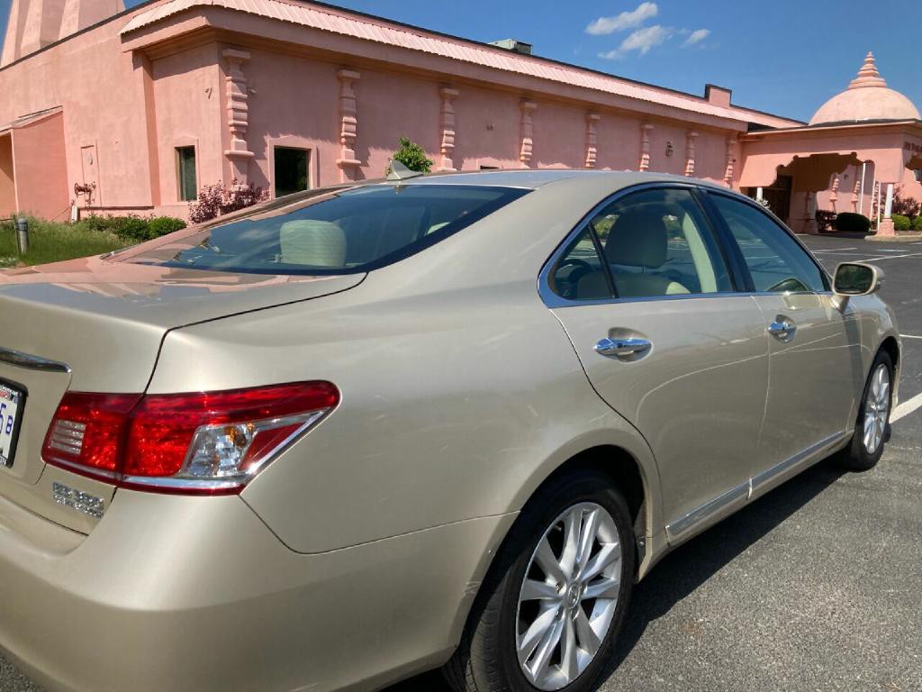 2011 Lexus ES 350 Image 24