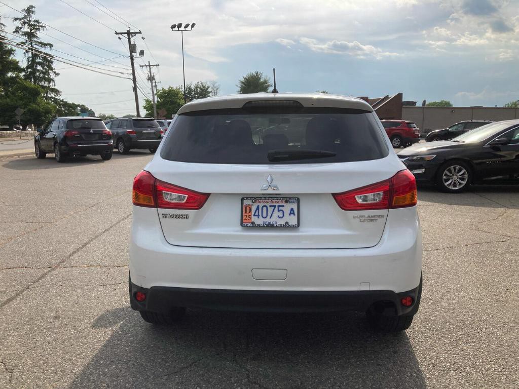 2015 Mitsubishi Outlander Image 11